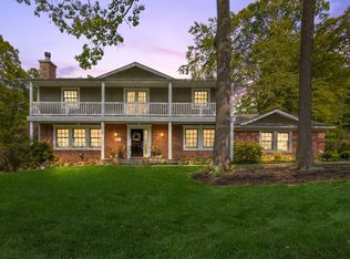 32870 Robinhood Dr, Beverly Hills, MI