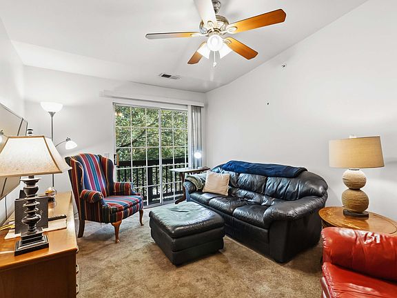 3rd image of 251 Simpson Ave APT 319