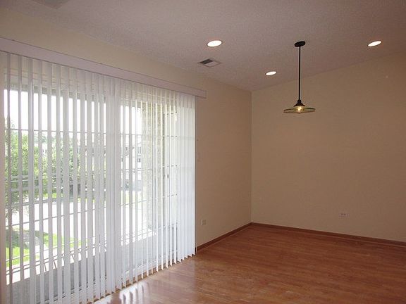 4th image of 9120 W 95th St APT 3A
