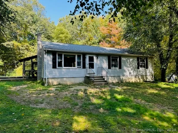 42 Church Street, Thompson, CT 06277