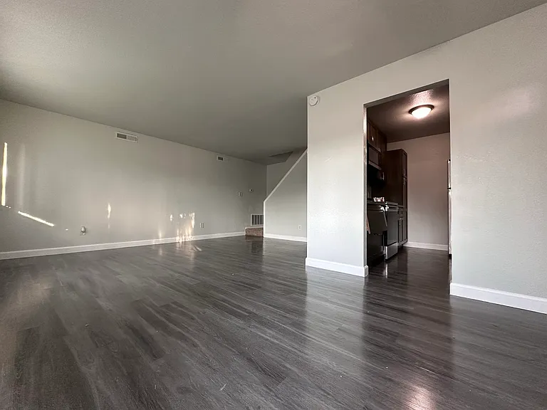 901 Carro Dr #3 — Photo 3