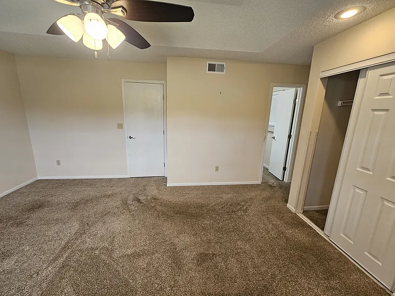 2412 NW 8th St — Photo 25
