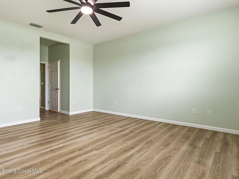 5349 Waterfall Pl — Photo 25