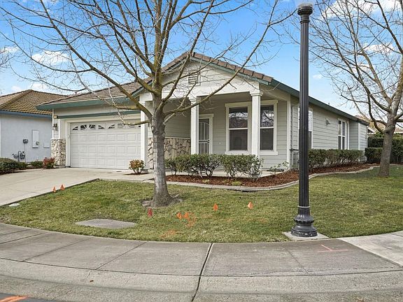 2nd image of 460 Pelican Bay Cir