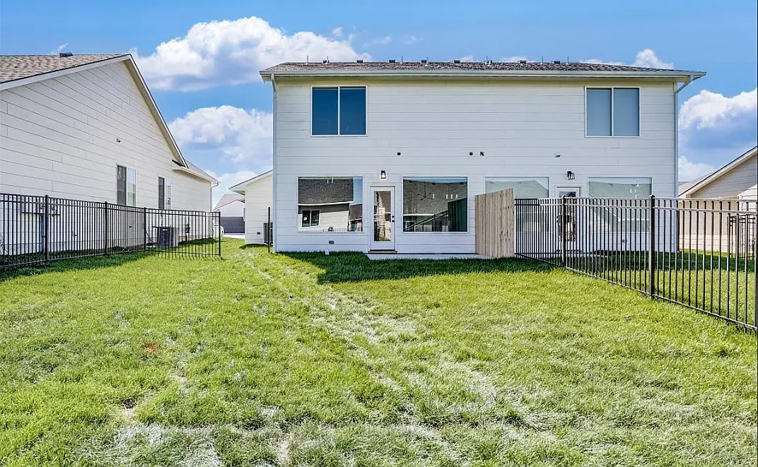 3 bed, 2.5 bath, 1512 sqft, $1,650 — Photo 4