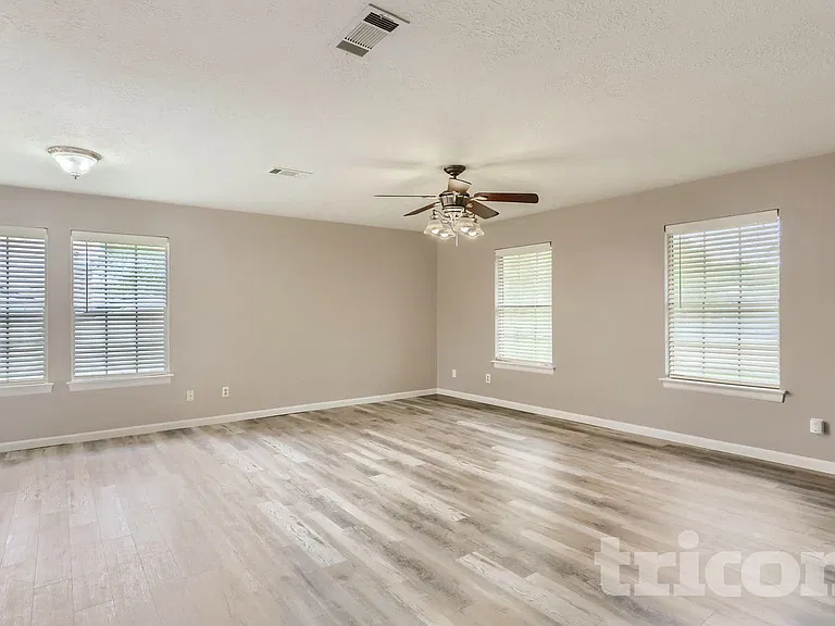 1702 Floyd Rd — Photo 3