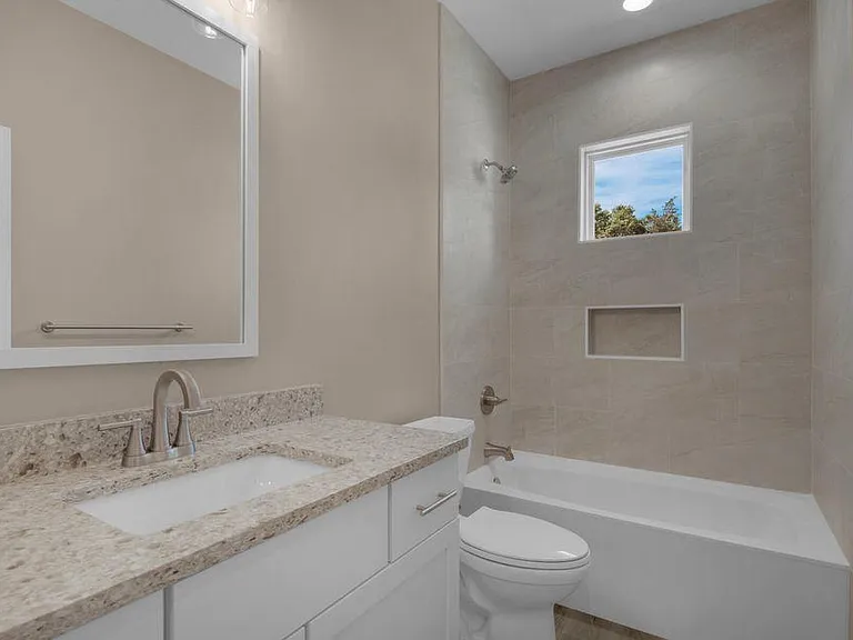 431 Adams Ave — Photo 22