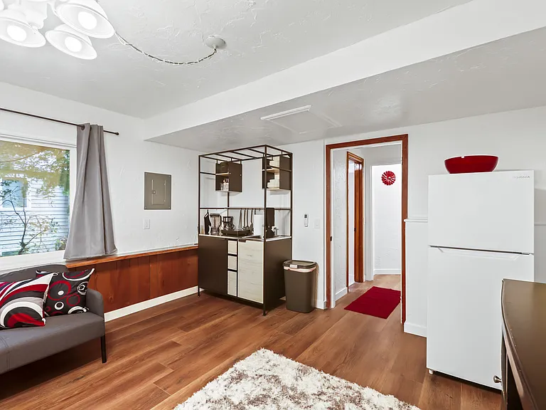 1104 SW Gaines St #E — Photo 12