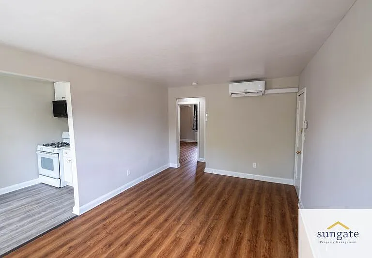 1410 Dartmouth Ave #2 — Photo 2