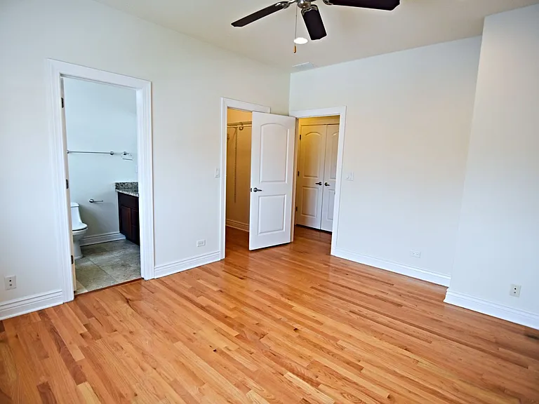 5140 N Clark St — Photo 9