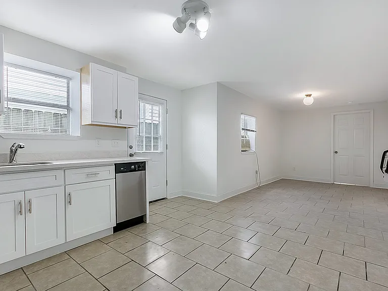 1227 Saint Roch Ave #B — Photo 2