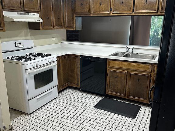 4th image of 13985 Millbank Dr
