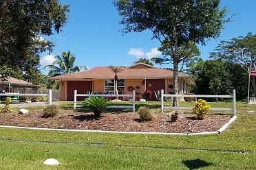 Home For Sale In Port Saint Lucie