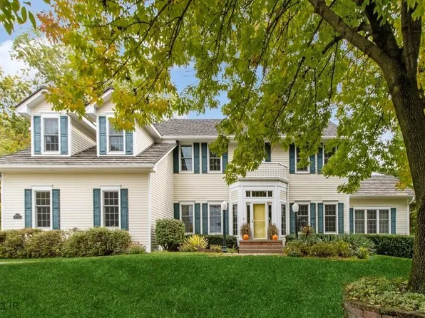 13171 Forest Cir, Clive, IA 50325