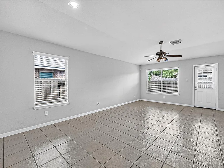 10907 Barker Gate Ct — Photo 17