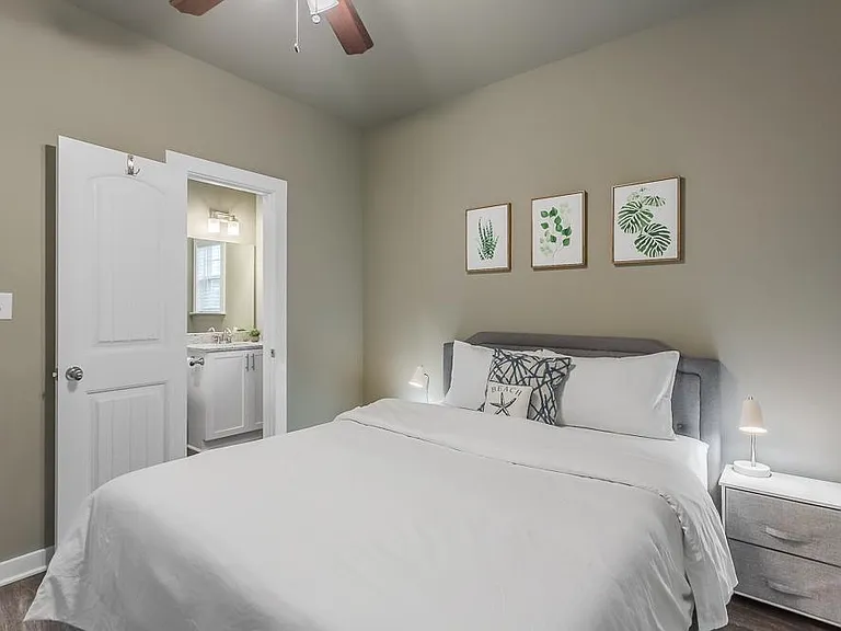 115 S Donelson St — Photo 25