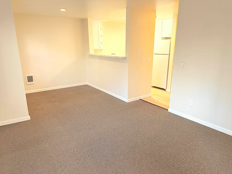 Lee Plaza — Photo 8