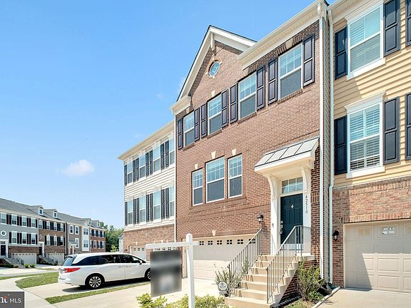 3rd image of 42510 Oak Park Sq