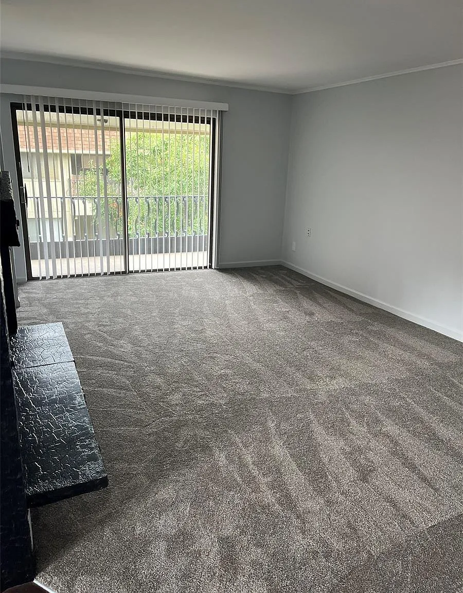 2 bed, 2.0 bath, 1248 sqft, $1,895 — Photo 2