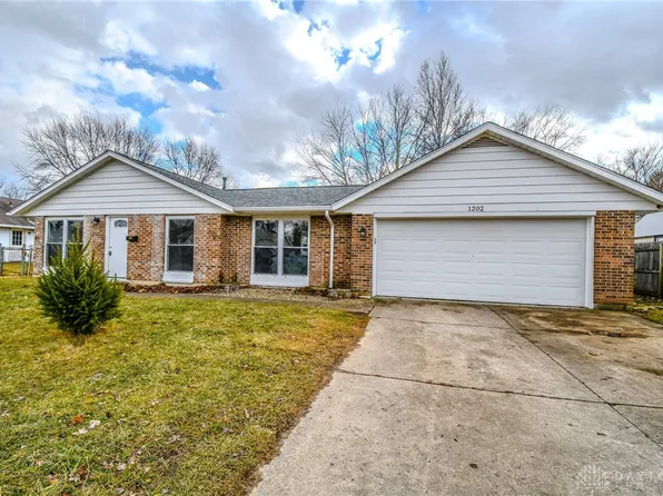 1202 Hemlock Way, New Carlisle, OH 45344