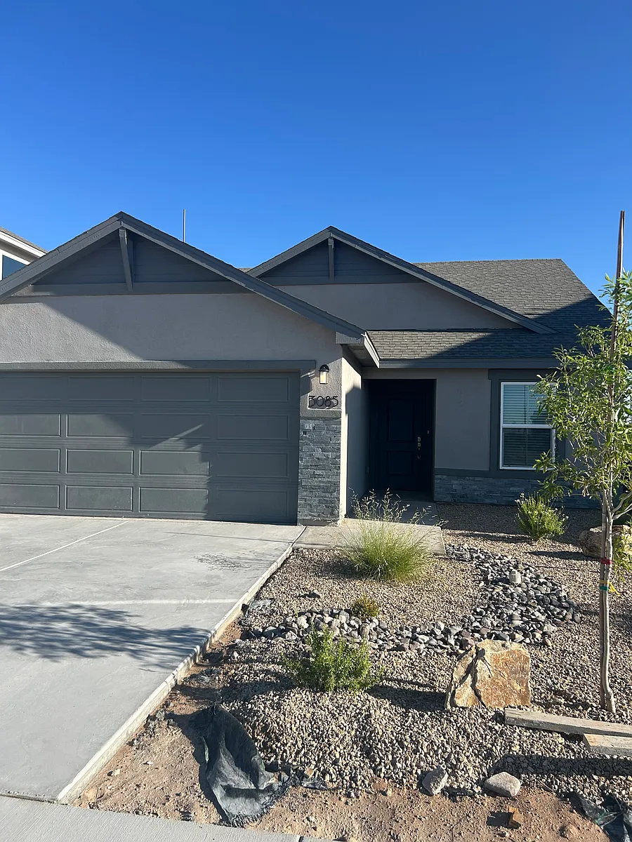 Building Photo - 3085 San Jenaro Dr