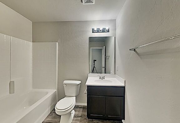 4th image of 1817 Hayes Ln