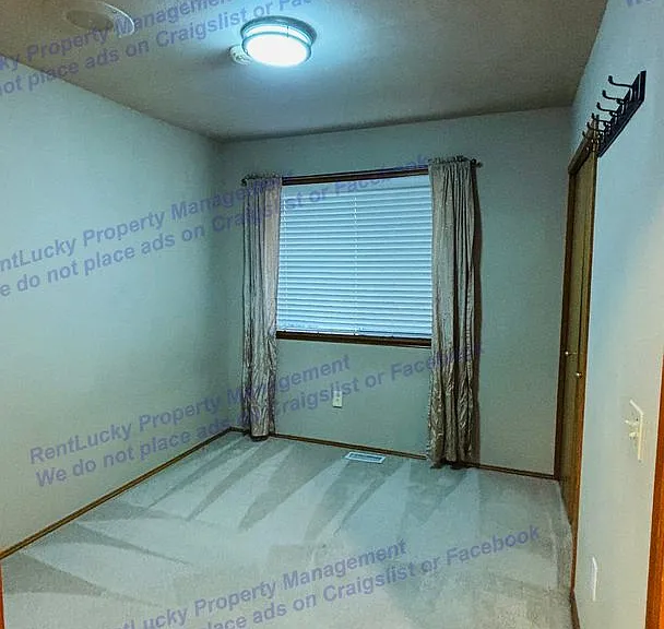 5216 Ridge Dr NE — Photo 34