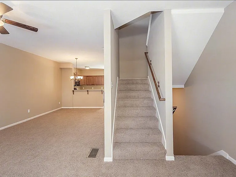 Parkway Oaks Townhomes and Duplexes — Photo 35