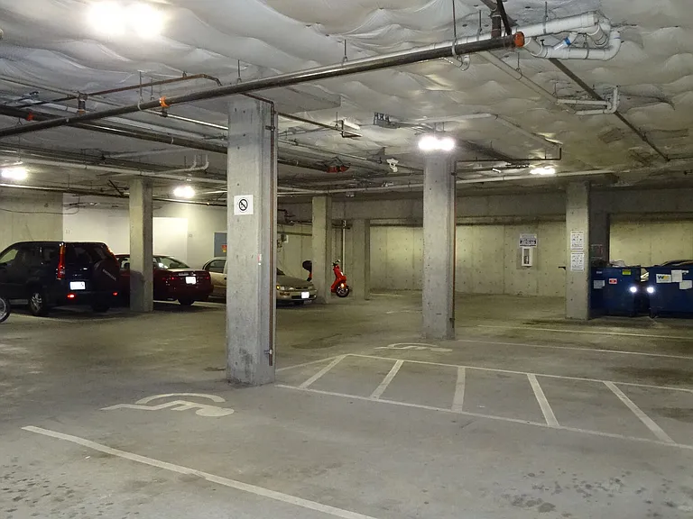 Gilman Court — Photo 9