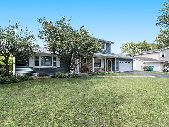 3rd image of 258 Brentwood Dr