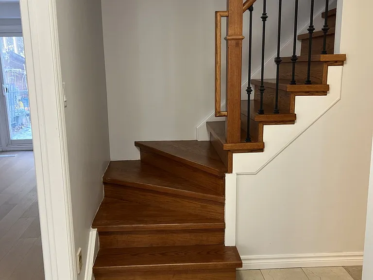 91 Campania Cres — Photo 24