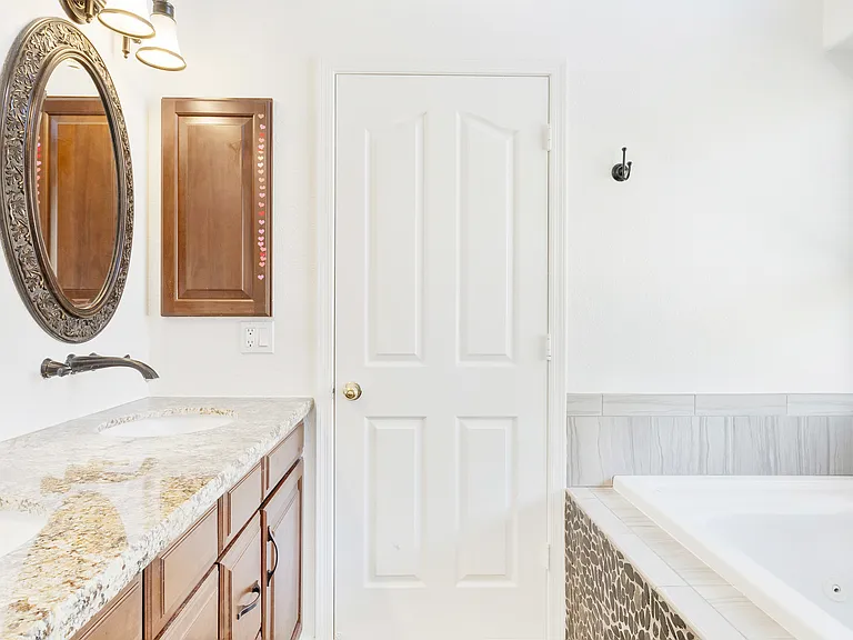 4704 E Weaver Rd — Photo 34