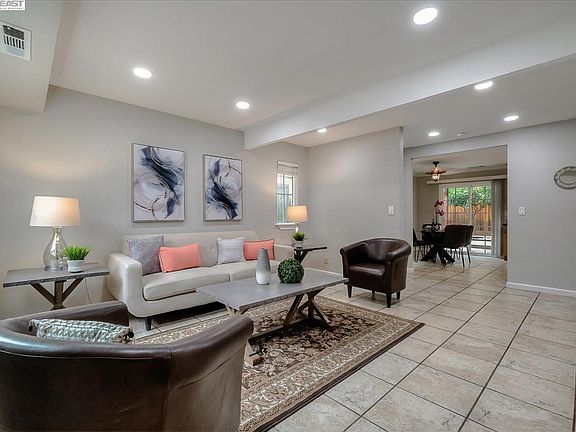 4th image of 33751 9th St