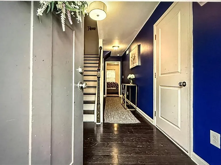 900 Society Cir SW — Photo 2