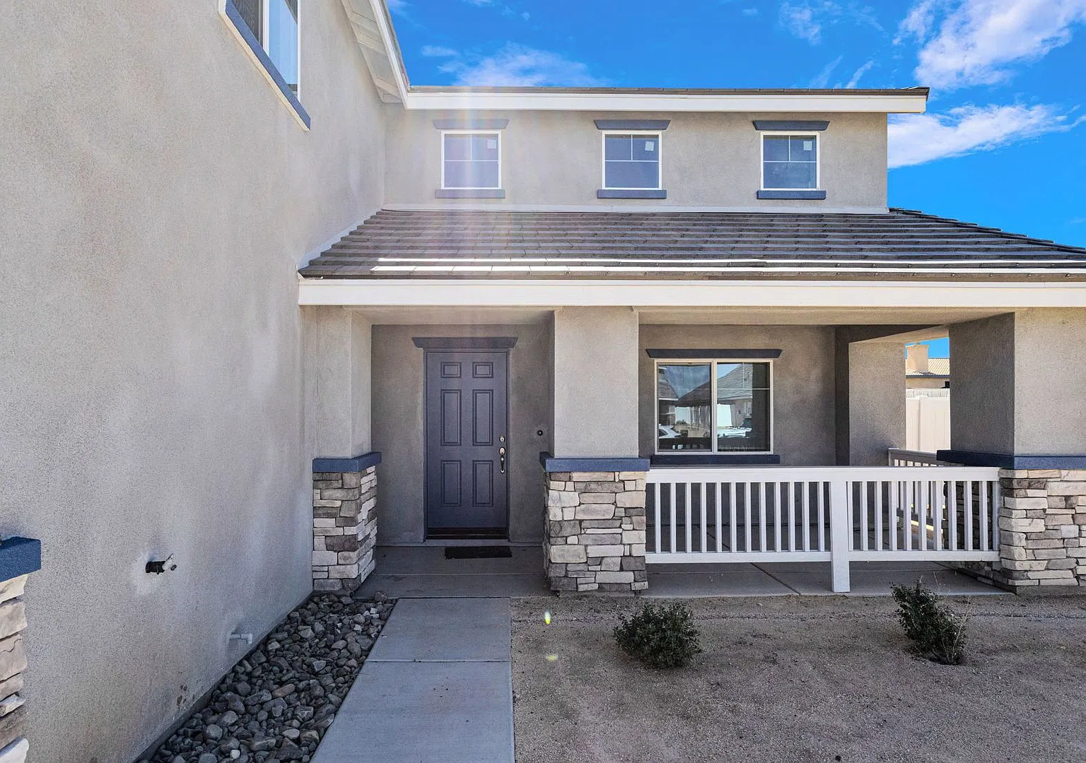 New New New Adelanto Home / 1/2 Off First Month's Rent — Photo 3