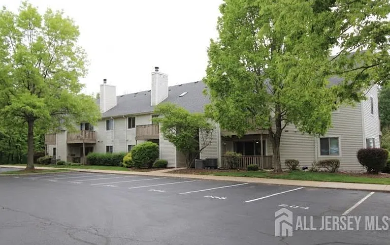 1112 Aspen Dr — Photo 1