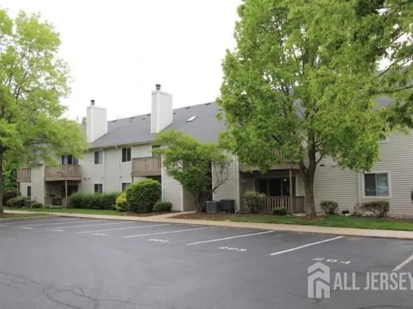 1112 Aspen Dr, Plainsboro, NJ 08536