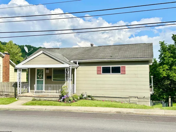 520 Camden Ave, Monongah, WV 26554