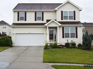 16226 Cary St, Omaha, NE 68136