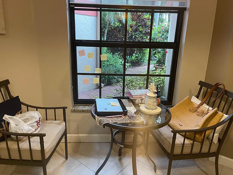 eating area/work area in the kitchen