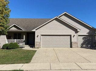 1201 Amber Ln, Faribault, MN 55021