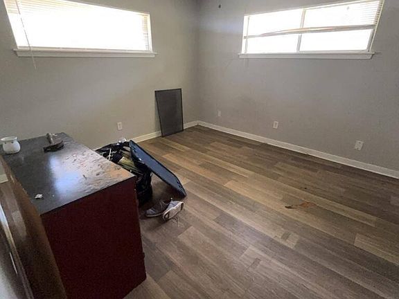 4th image of 351 Elms Court Cir