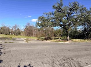 1606 W Park Ave, Orange, TX 77630