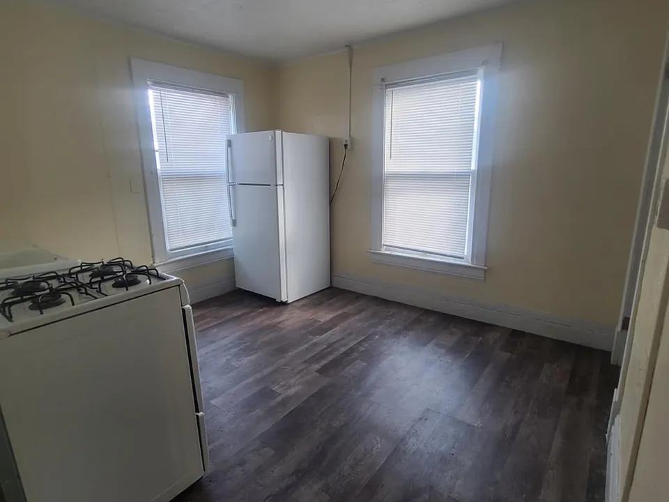 731 W 3rd St #733-1/2