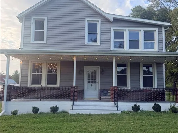 16526 New Lawrence Rd, Leavenworth, KS 66048