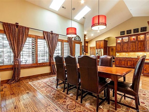 5th image of 2024 Paddington Dr