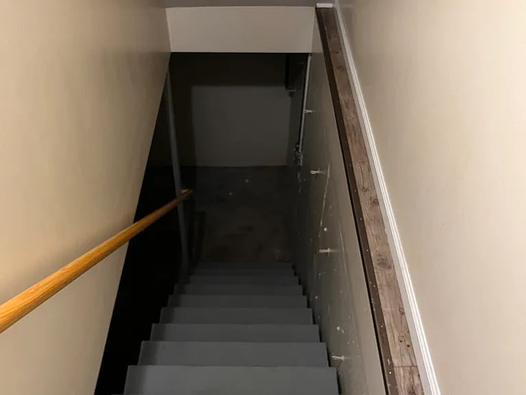 100 Lisa Dr #11 — Photo 9