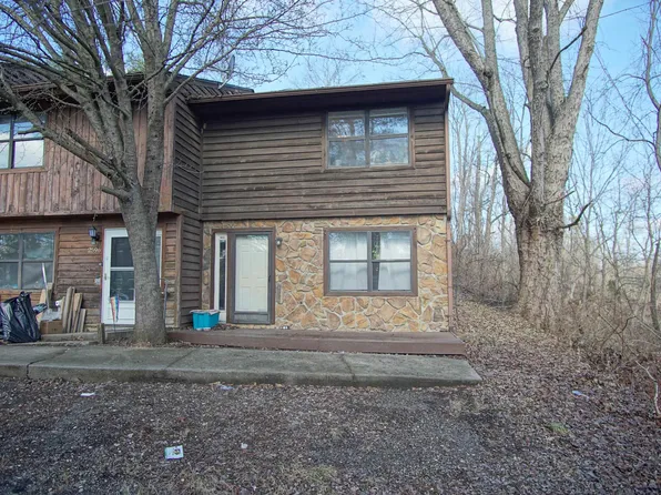 2598 Townhouse Dr SE, Christiansburg, VA 24073