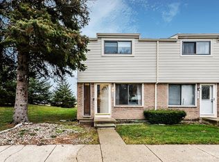 1668 Wimbledon Dr, Walled Lake, MI 48390