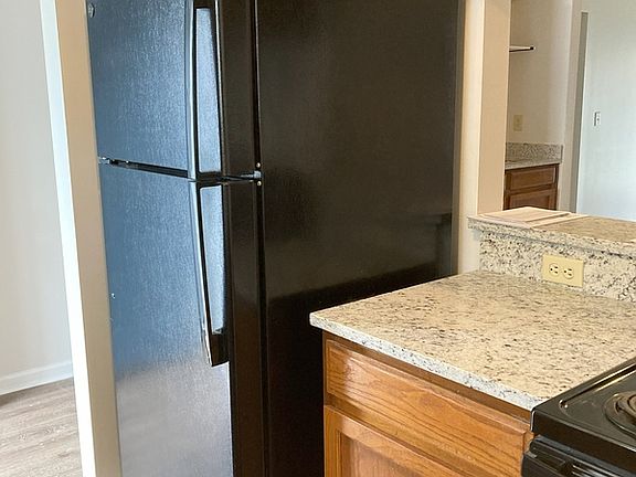 4th image of 1290 Jefferson Ave #B